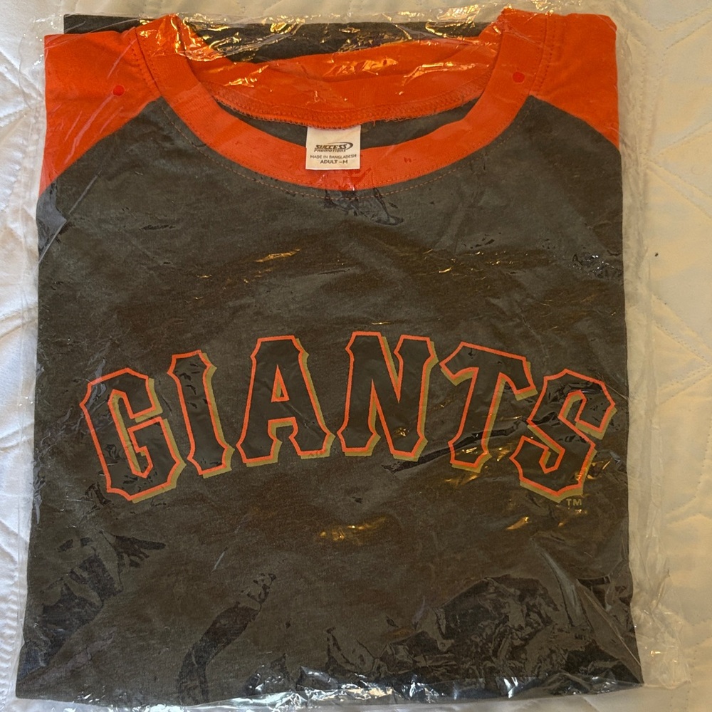 SF GIANTS Baseball Jersey-Style Tee in Black and Orange
